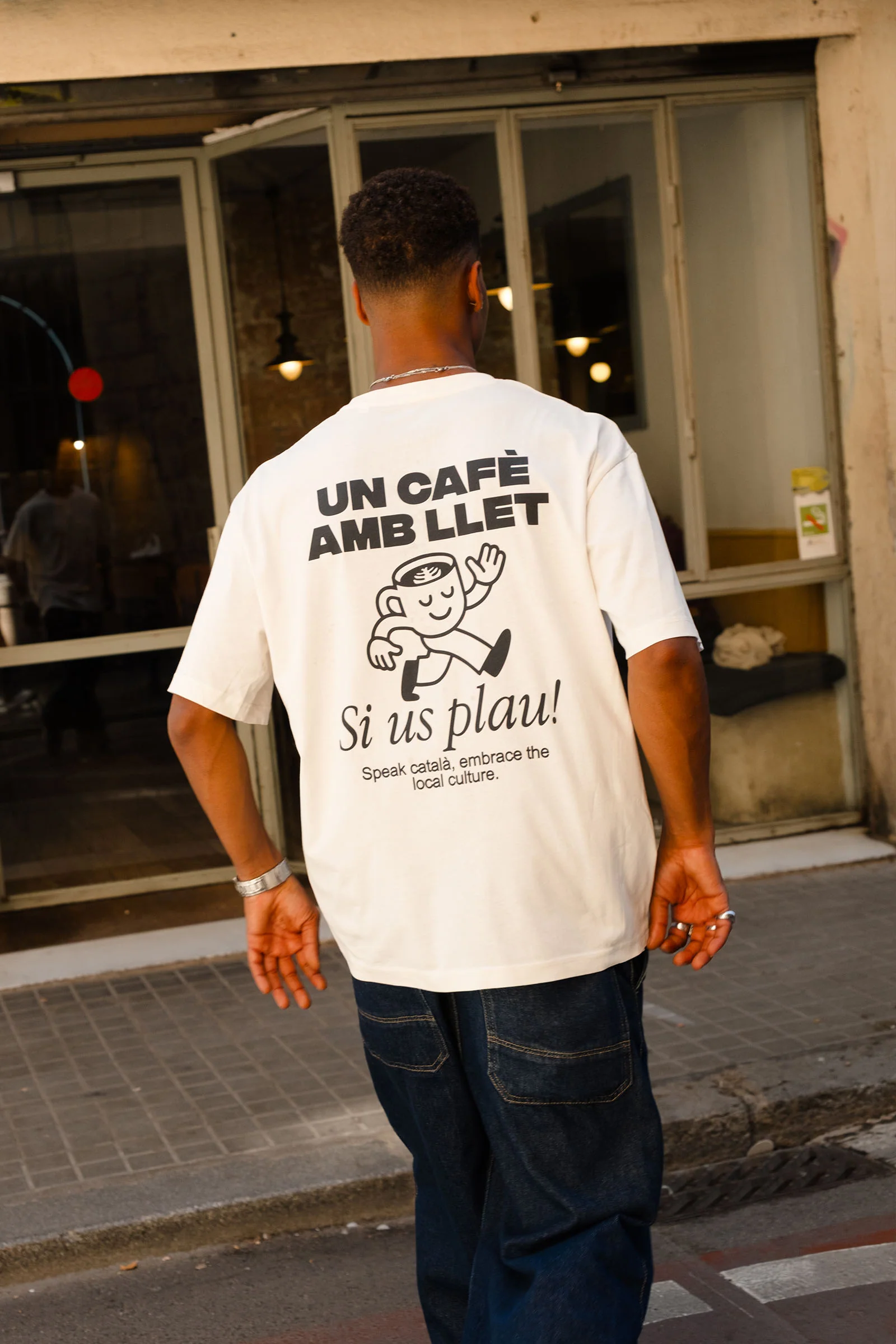 UN CAFÈ AMB LLET, SI US PLAU! - Image 4